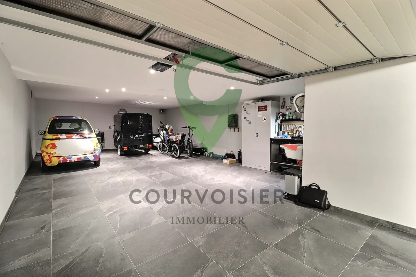 Geräumige Garage/Werkstatt - Foto 1 von 2