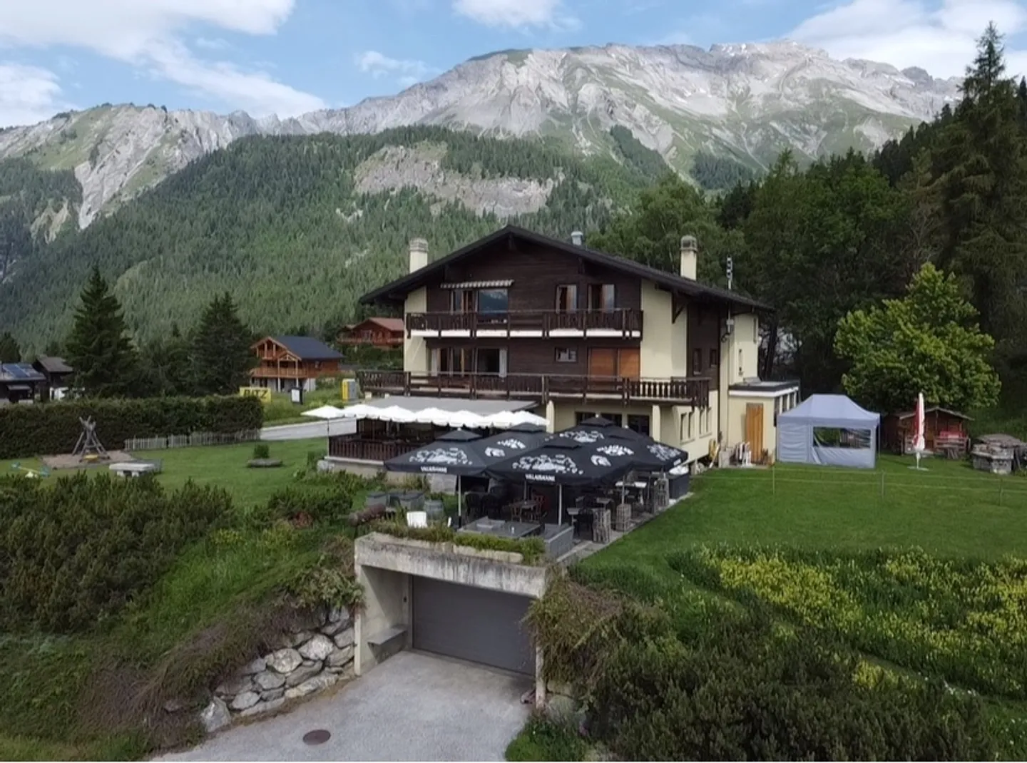 Hotel for sale - Photo 3 of 11