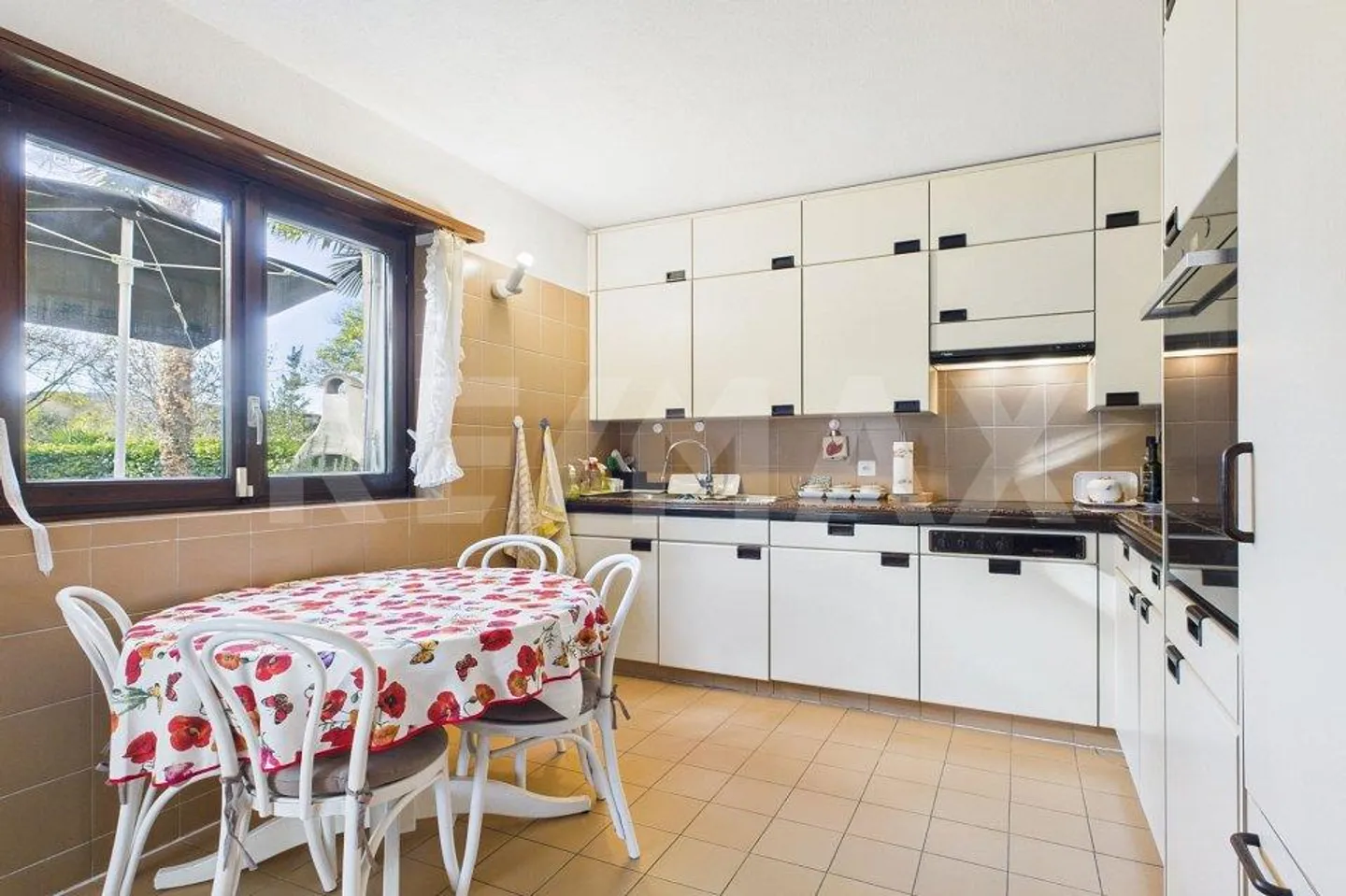 Großes 7,5-Zimmer-Haus in Coldrerio - erweiterbar in der Zone R3 - Foto 5 von 13