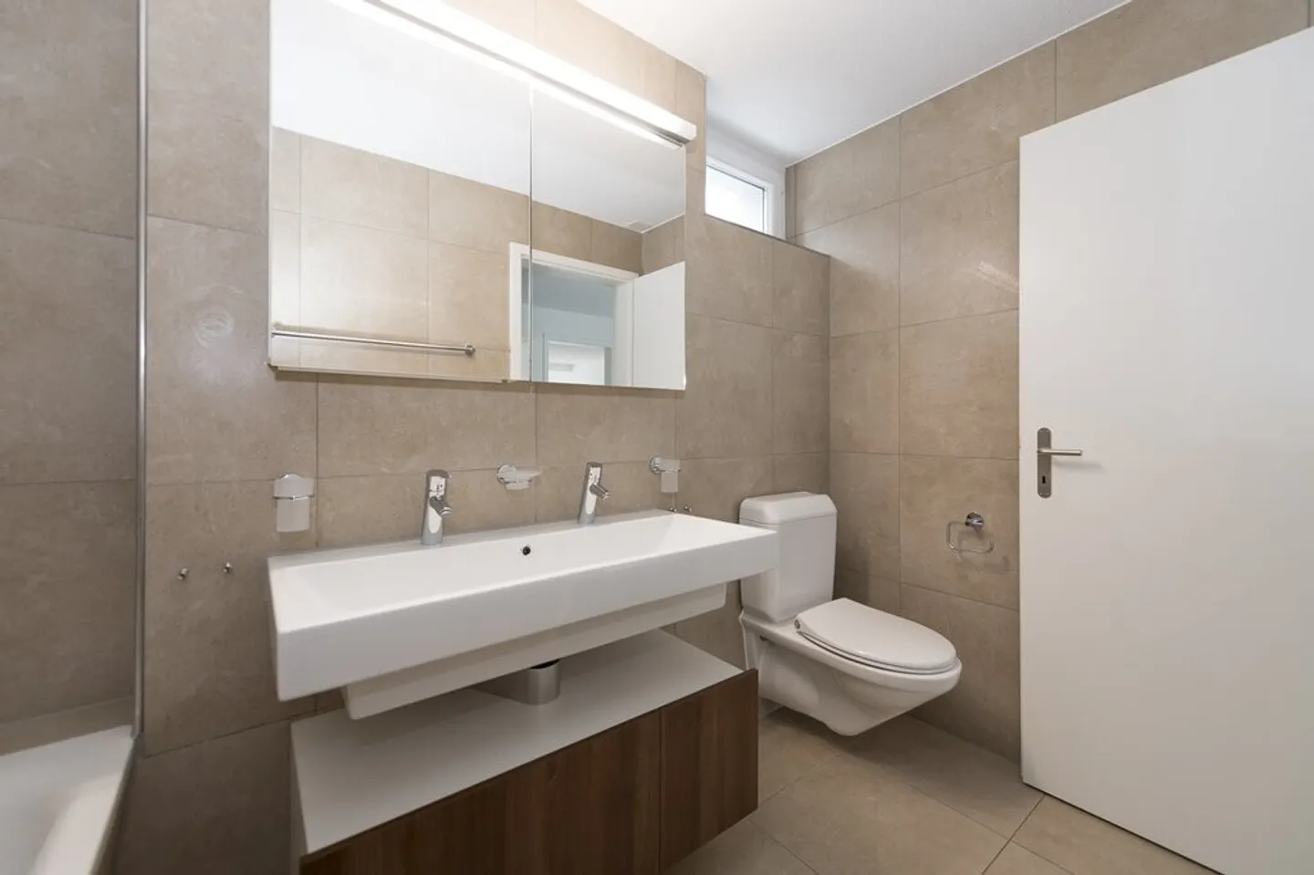 Appartamento luminoso con grande balcone soleggiato - Foto 6 di 12