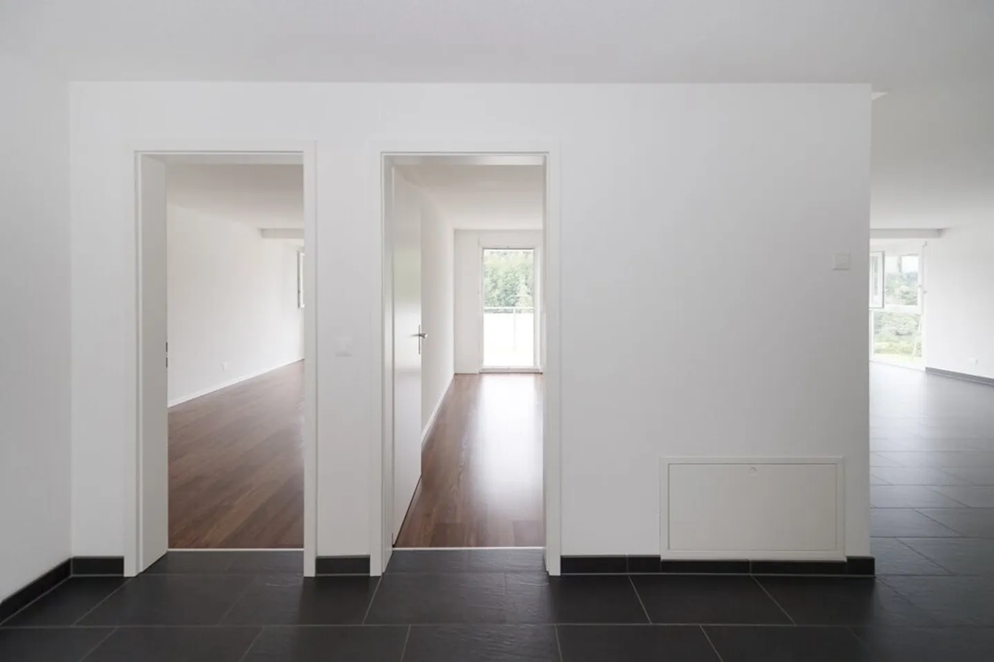 Appartamento luminoso con grande balcone soleggiato - Foto 7 di 12