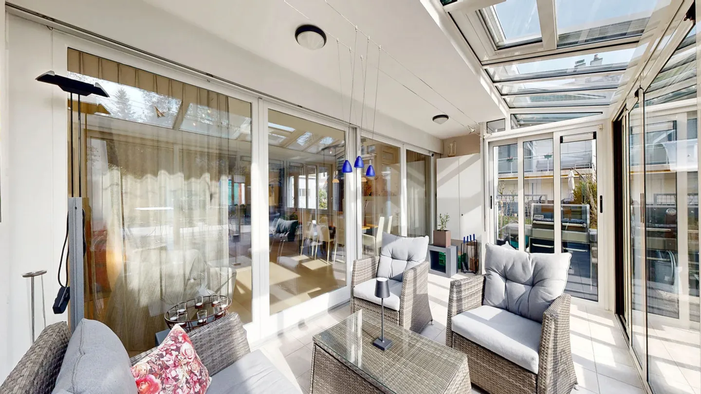 Maison de ville lumineuse de 6,5 pièces avec deux places de parking - Photo 7 sur 23