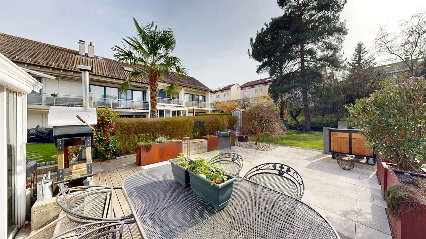 Maison de ville lumineuse de 6,5 pièces avec deux places de parking - Photo 8 sur 23