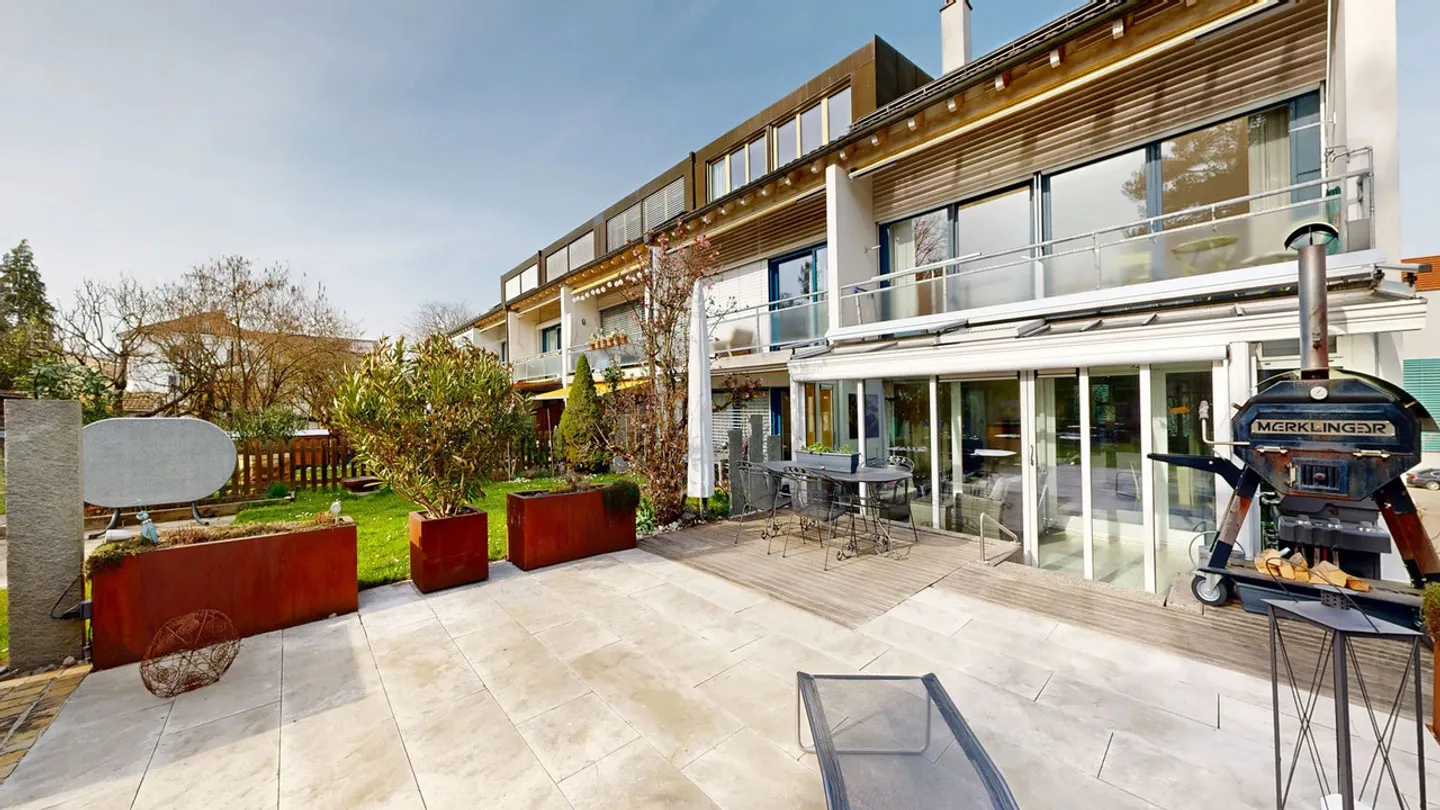 Maison de ville lumineuse de 6,5 pièces avec deux places de parking - Photo 9 sur 23