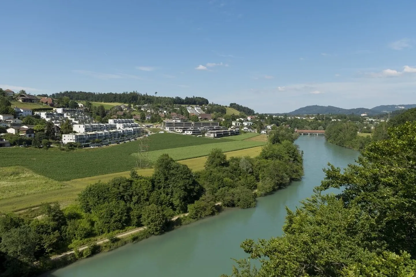 Appartamento luminoso con grande balcone soleggiato - Foto 12 di 12