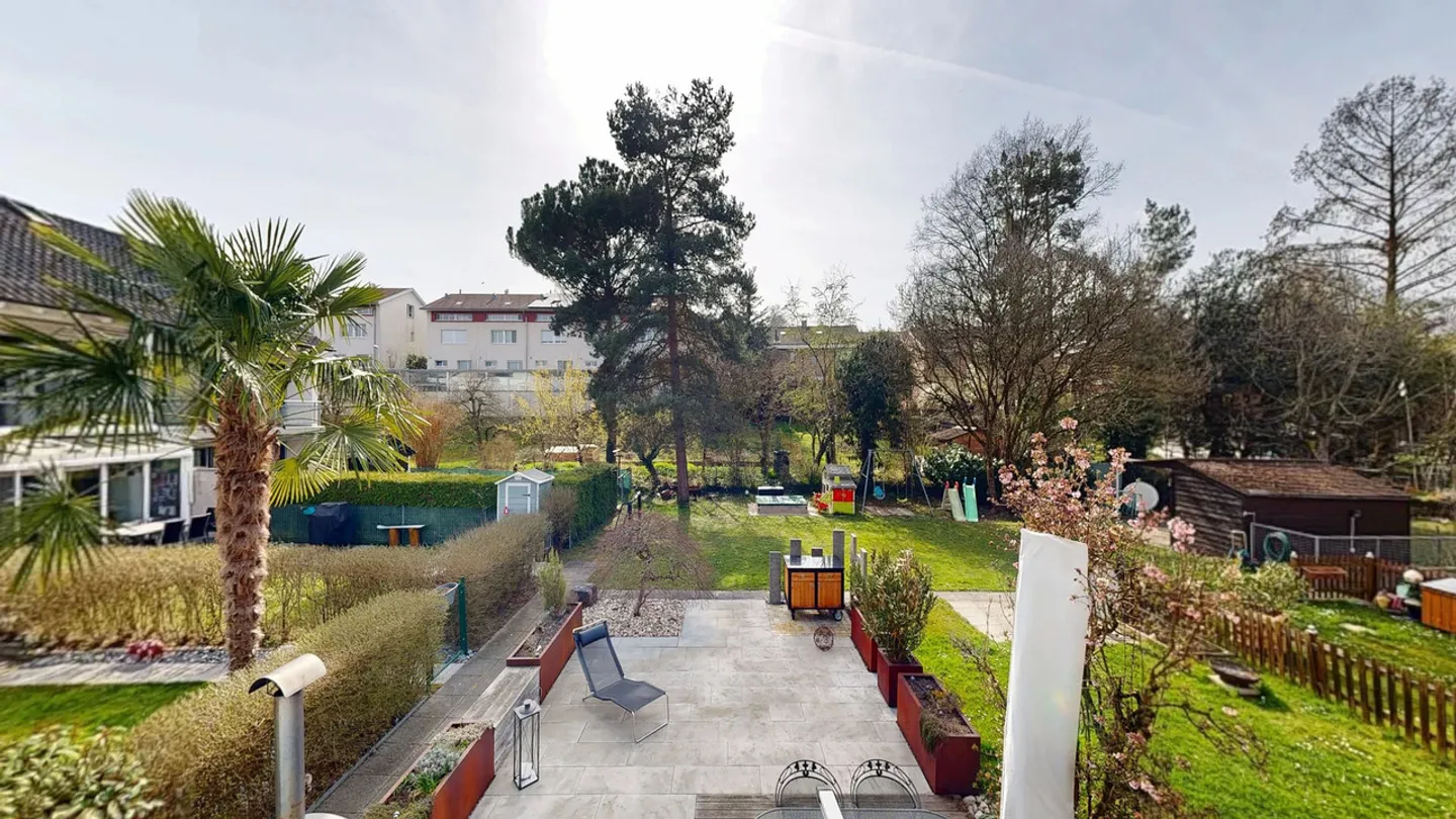 Maison de ville lumineuse de 6,5 pièces avec deux places de parking - Photo 13 sur 23