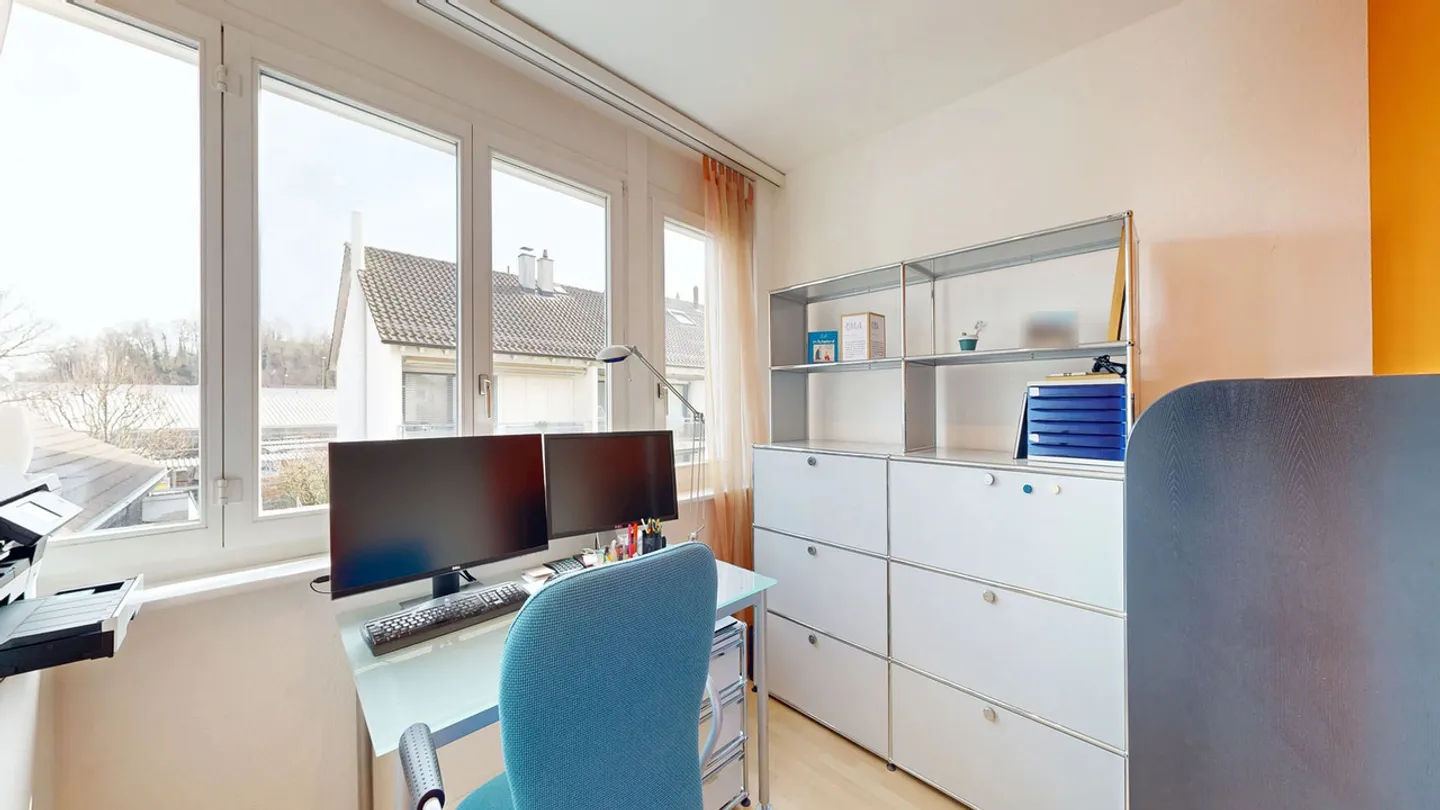 Maison de ville lumineuse de 6,5 pièces avec deux places de parking - Photo 16 sur 23