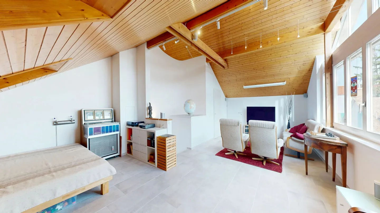 Maison de ville lumineuse de 6,5 pièces avec deux places de parking - Photo 19 sur 23