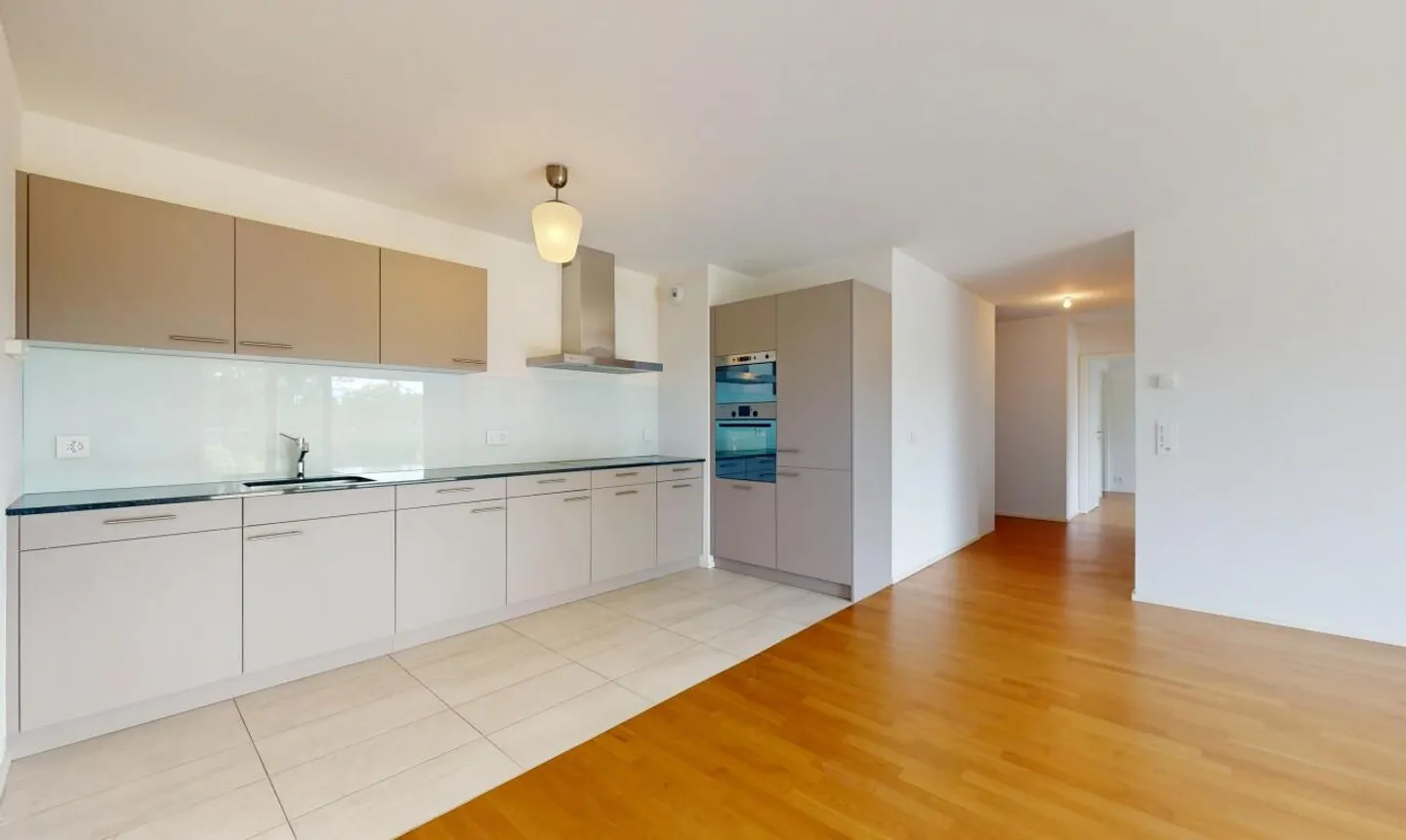 3.5 rooms with large balcony and two bathrooms in St-Sulpice - Photo 5 of 13