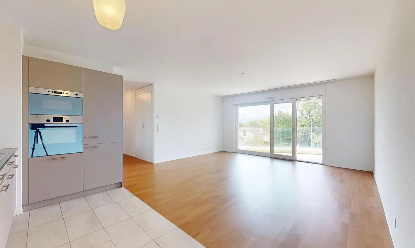 3.5 rooms with large balcony and two bathrooms in St-Sulpice - Photo 10 of 13