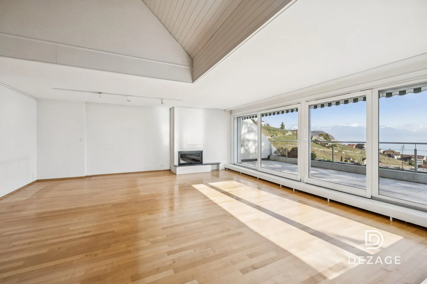 Entre Lausanne et Vevey : spacieux duplex en attique à Grandvaux avec vue panoramique sur le lac ! - Photo 5 sur 13