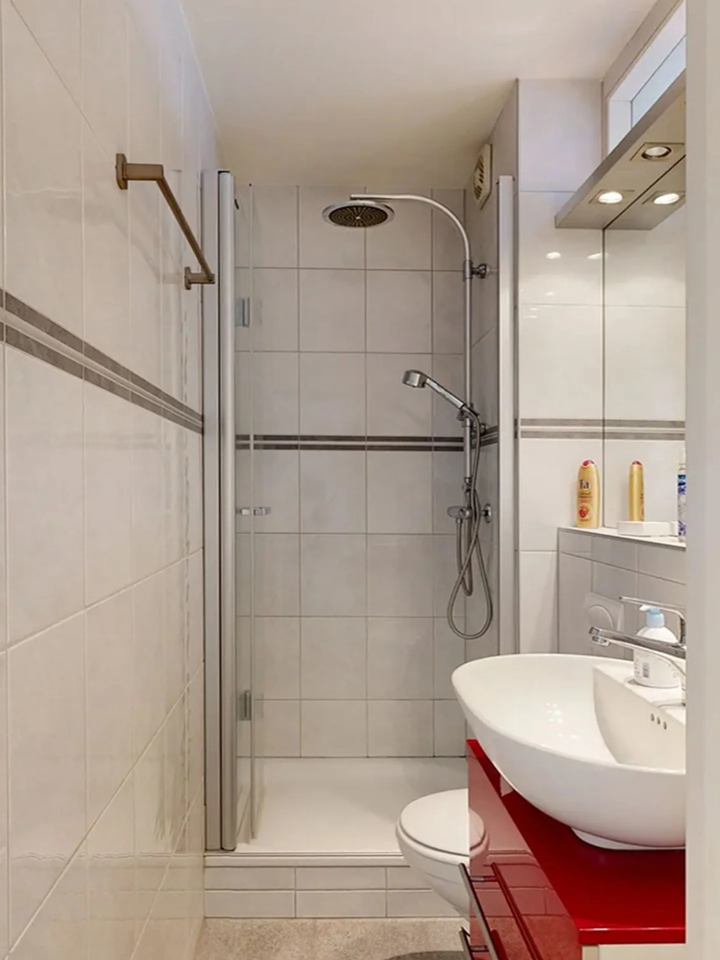 Maison de ville lumineuse de 6,5 pièces avec deux places de parking - Photo 22 sur 23