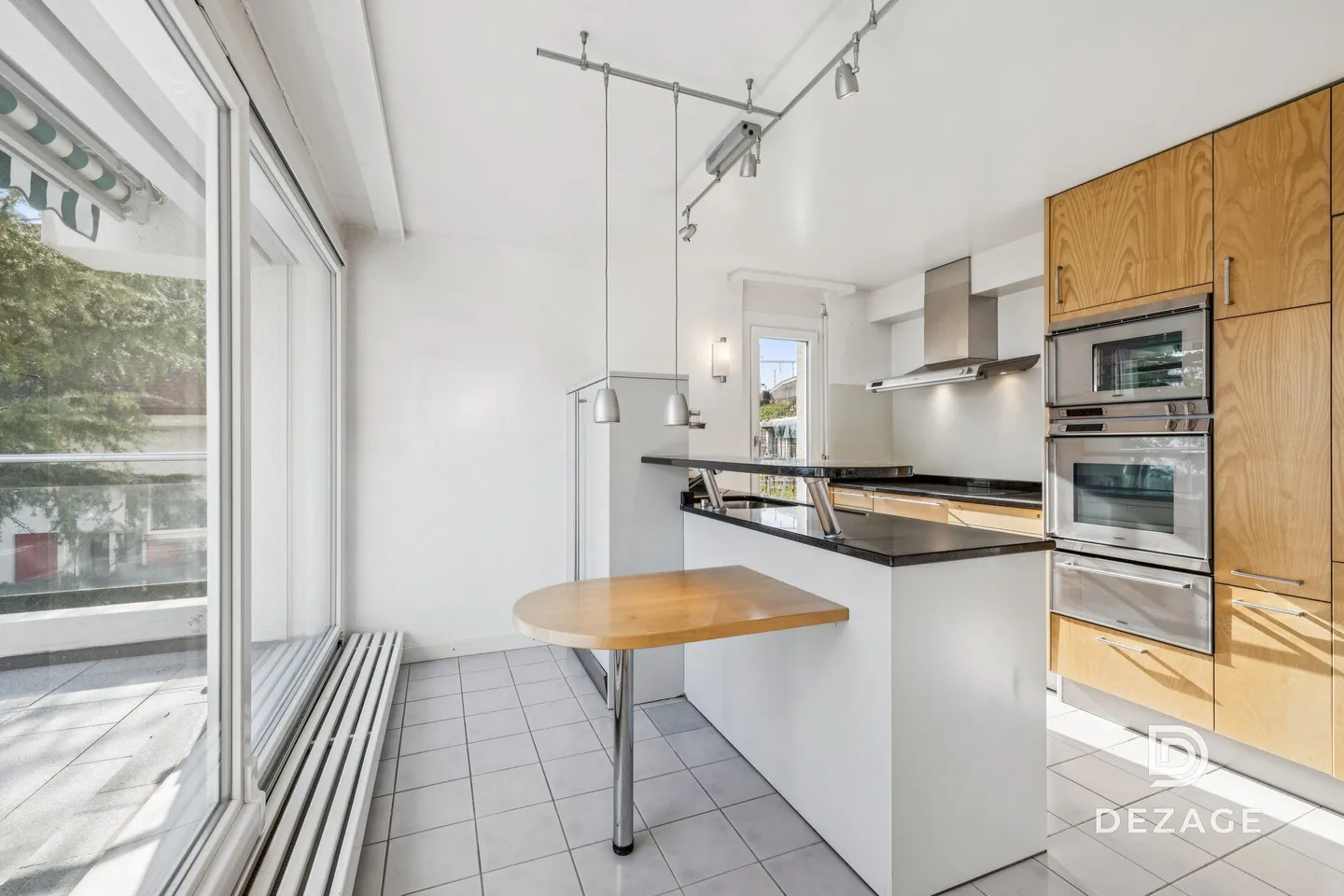 Entre Lausanne et Vevey : spacieux duplex en attique à Grandvaux avec vue panoramique sur le lac ! - Photo 4 sur 13