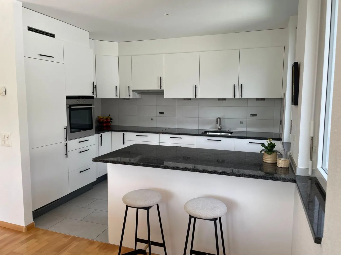 Stylish living in Rheinfelden - attractive 2.5-room apartment - Photo 3 of 13