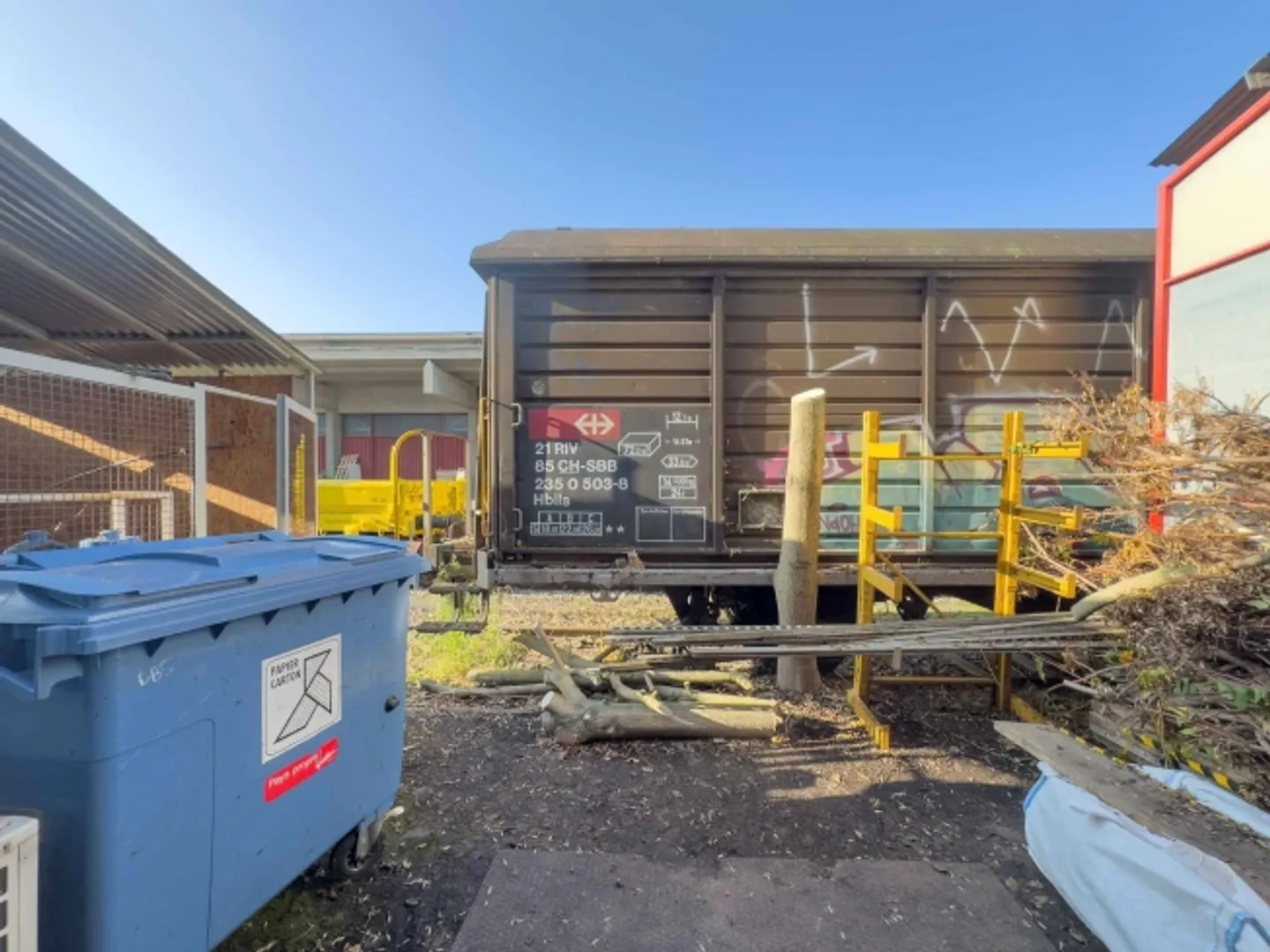 Single-Storey Workshop with Offices Carouge, Industrial/Craft Area - Photo 11 of 11