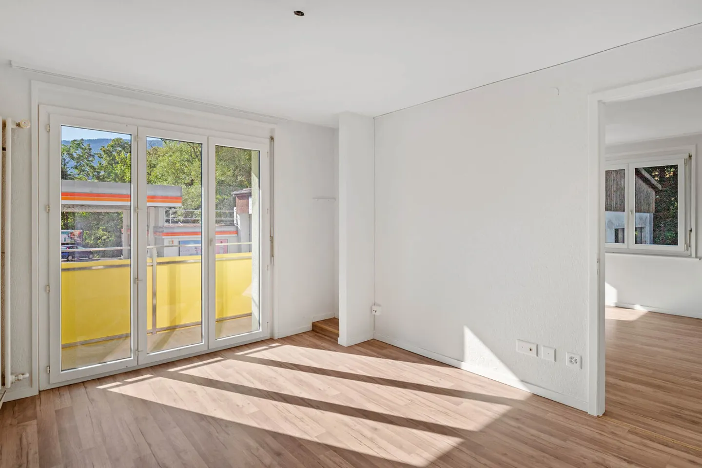 Multi-family house with 14 apartments - Photo 3 of 6