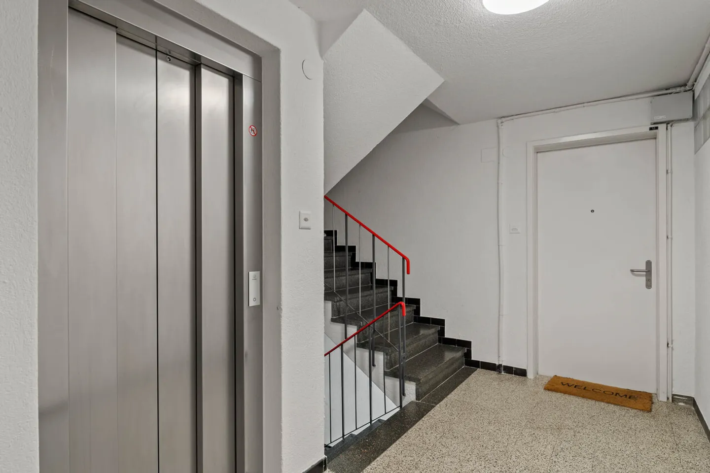 Multi-family house with 14 apartments - Photo 6 of 6