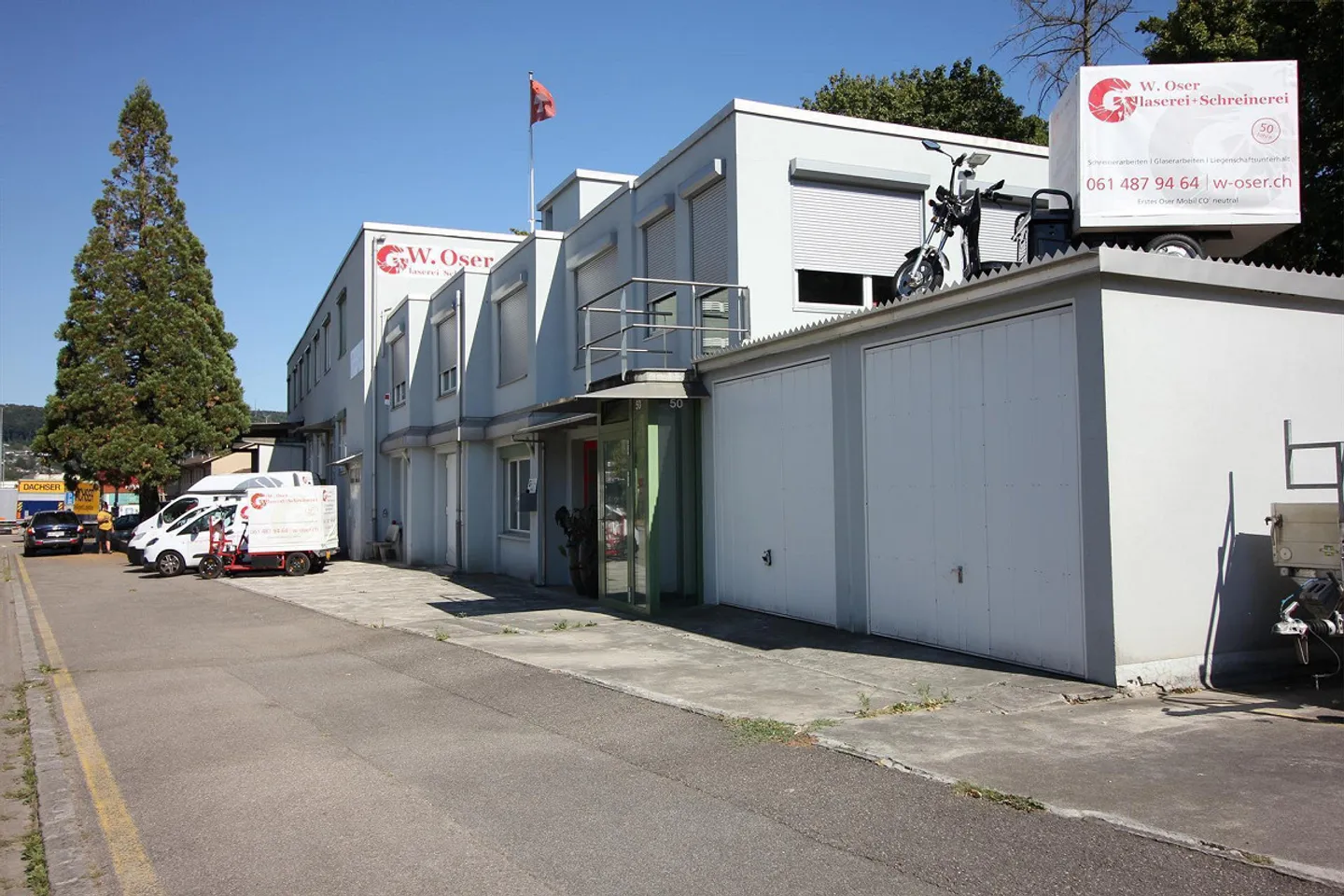 Proprietà commerciale indipendente nella zona industriale e diritti di costruzione - Foto 2 di 17