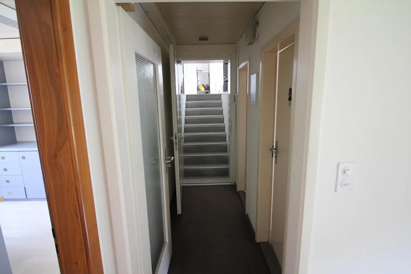 Proprietà commerciale indipendente nella zona industriale e diritti di costruzione - Foto 9 di 17