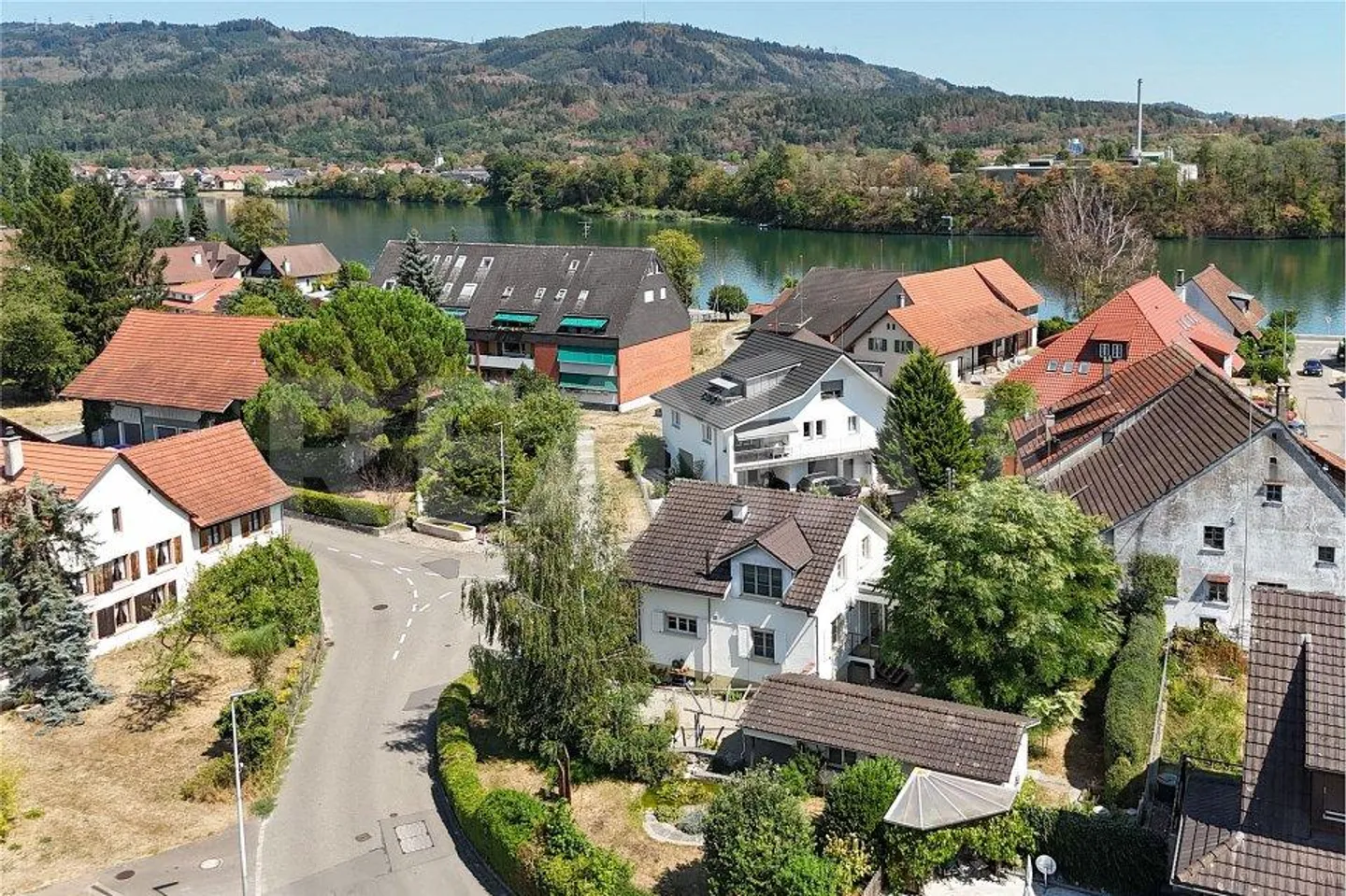 Charmantes Einfamilienhaus mit grossem Garten in Wallbach zu verkaufen - Foto 2 von 13