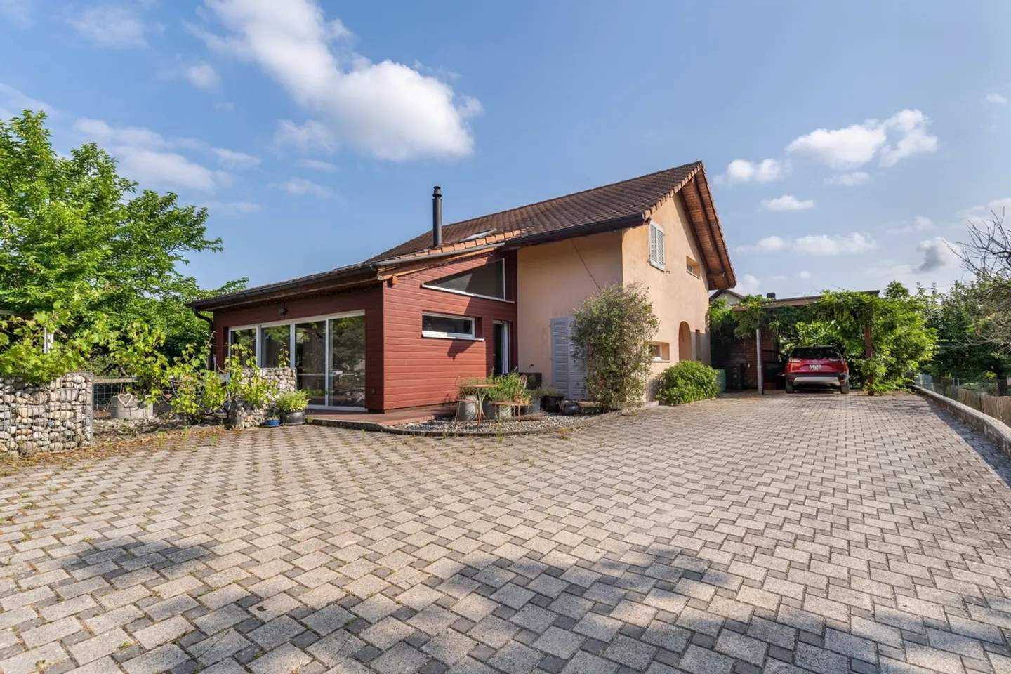 Villa Elegante a Granges-près-Marnand - Foto 2 di 13