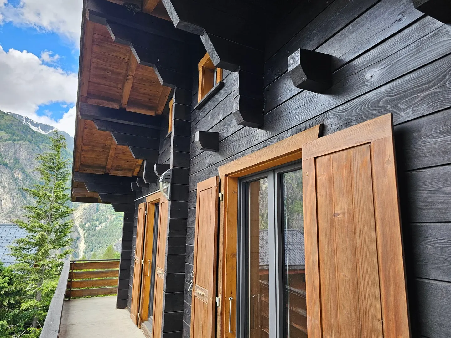 Chalet ensoleillé avec vue panoramique dans la vallée de la Matter - Photo 3 sur 19