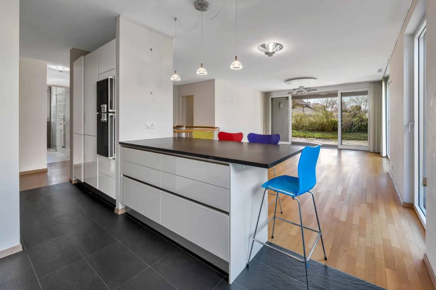 Spacious Duplex Apartment - Photo 3 of 13