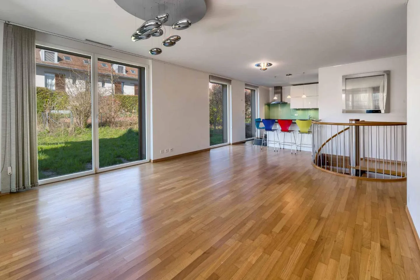 Spacious Duplex Apartment - Photo 5 of 13