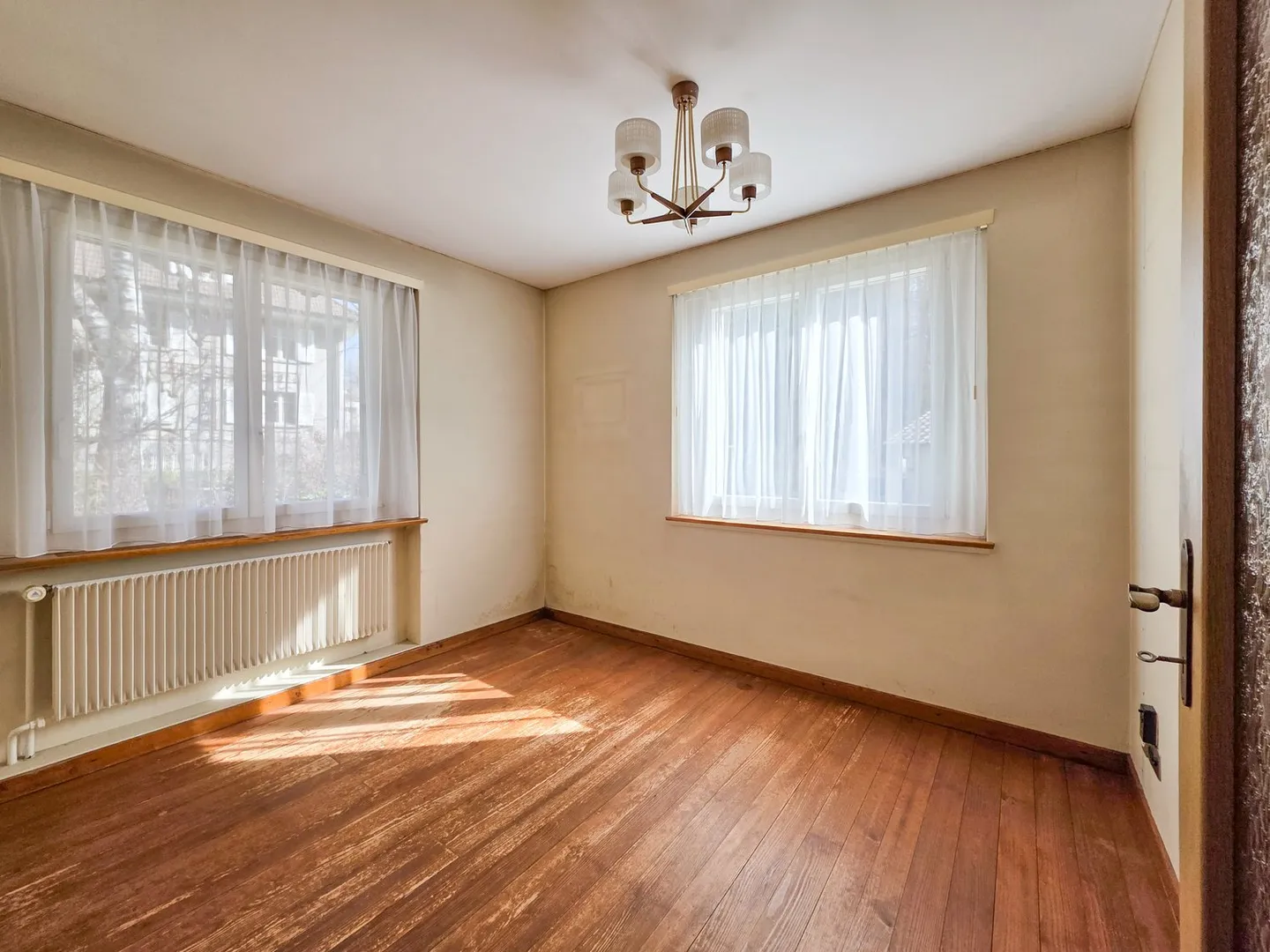 4.5-Zimmer-Einfamilienhaus auf grosszügigem Grundstück - Foto 6 von 33