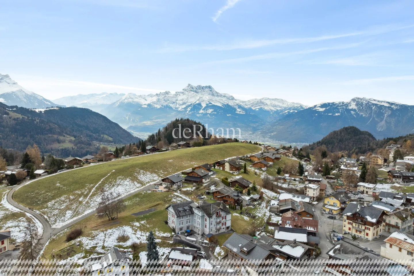 The Castle in Leysin - Photo 2 of 12