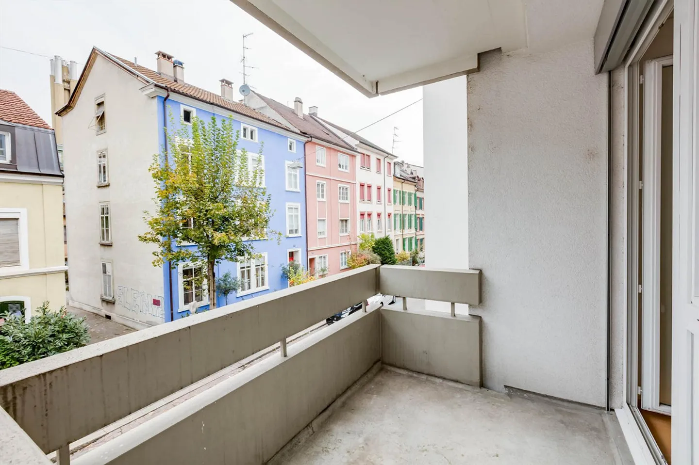 Beaucoup d'espace dans le quartier Gundeli - Photo 4 sur 7