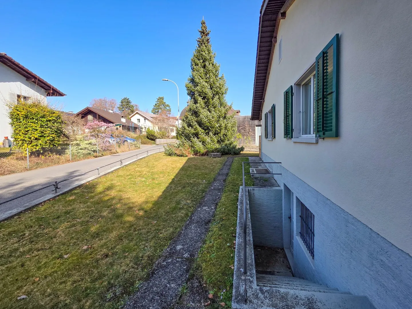 4.5-Zimmer-Einfamilienhaus auf grosszügigem Grundstück - Foto 24 von 33
