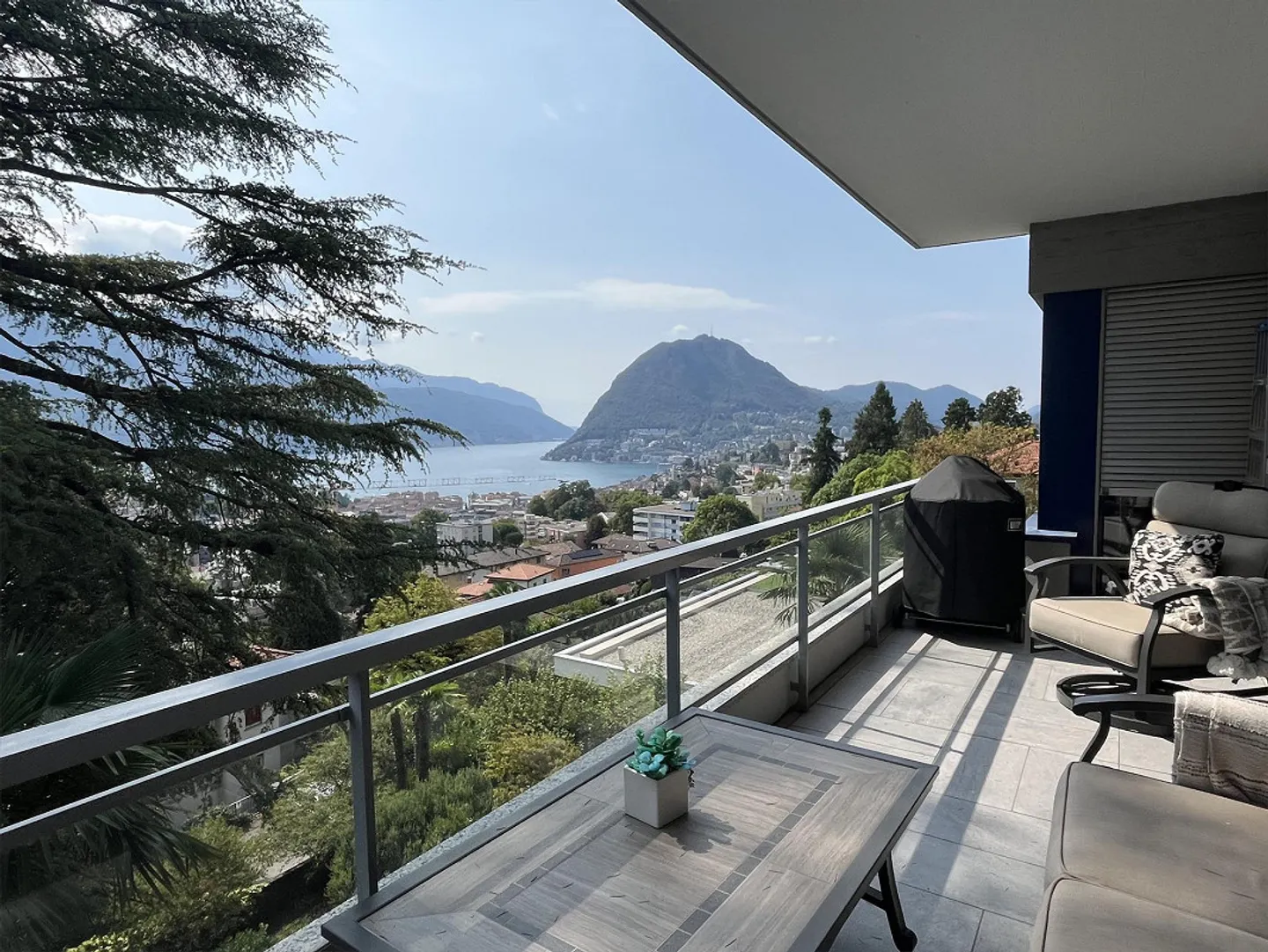 Penthouse 5,5 pièces avec terrasse vue sur le lac - première offre de loyer - Photo 2 sur 5