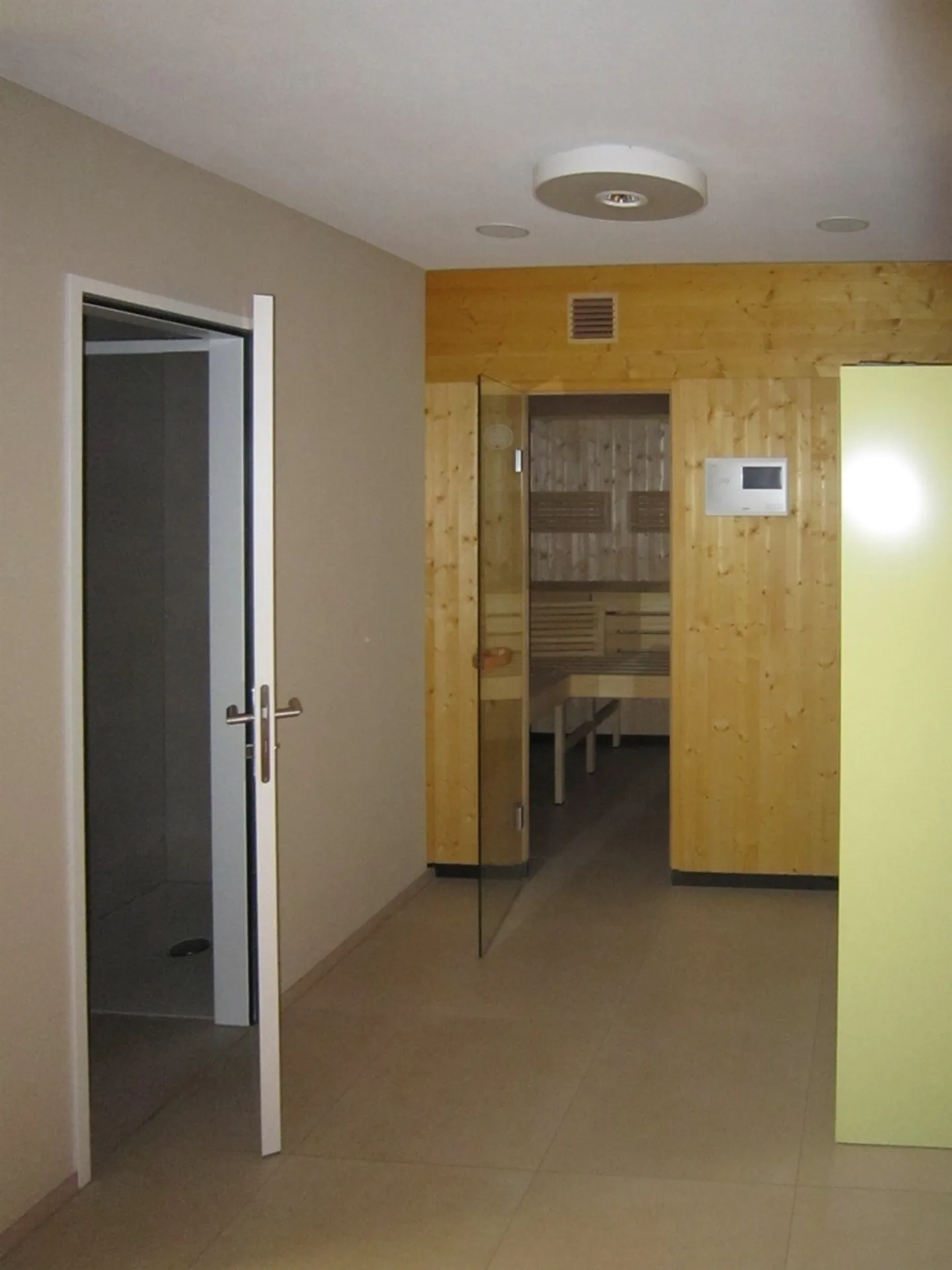 Schöne 2.5-Zimmer Erdgeschosswohnung - Foto 8 von 8