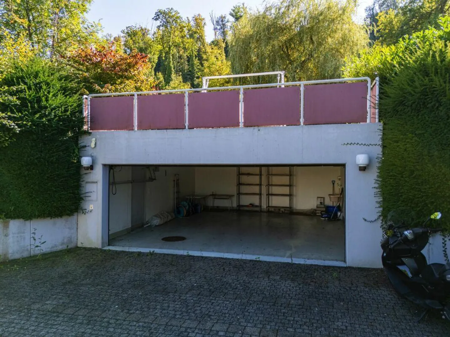 Freistehendes Haus mit Pool - Foto 12 von 13