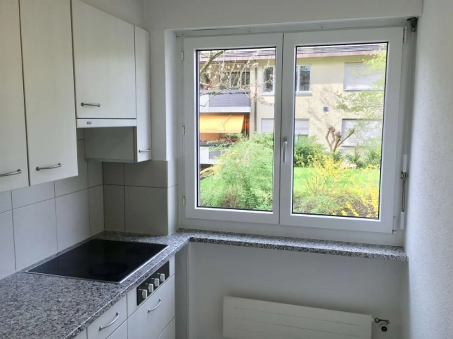 ONLINE VIEWING A beautiful furnished shared room - Photo 3 of 6