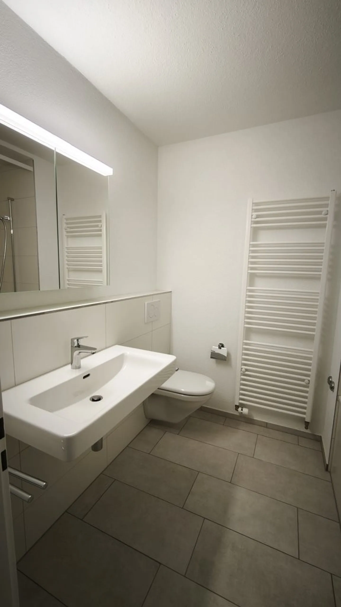 Helle neu sanierte Wohnung mit Seesicht und Seeplatz zur Mitbenutzung - Foto 4 von 7