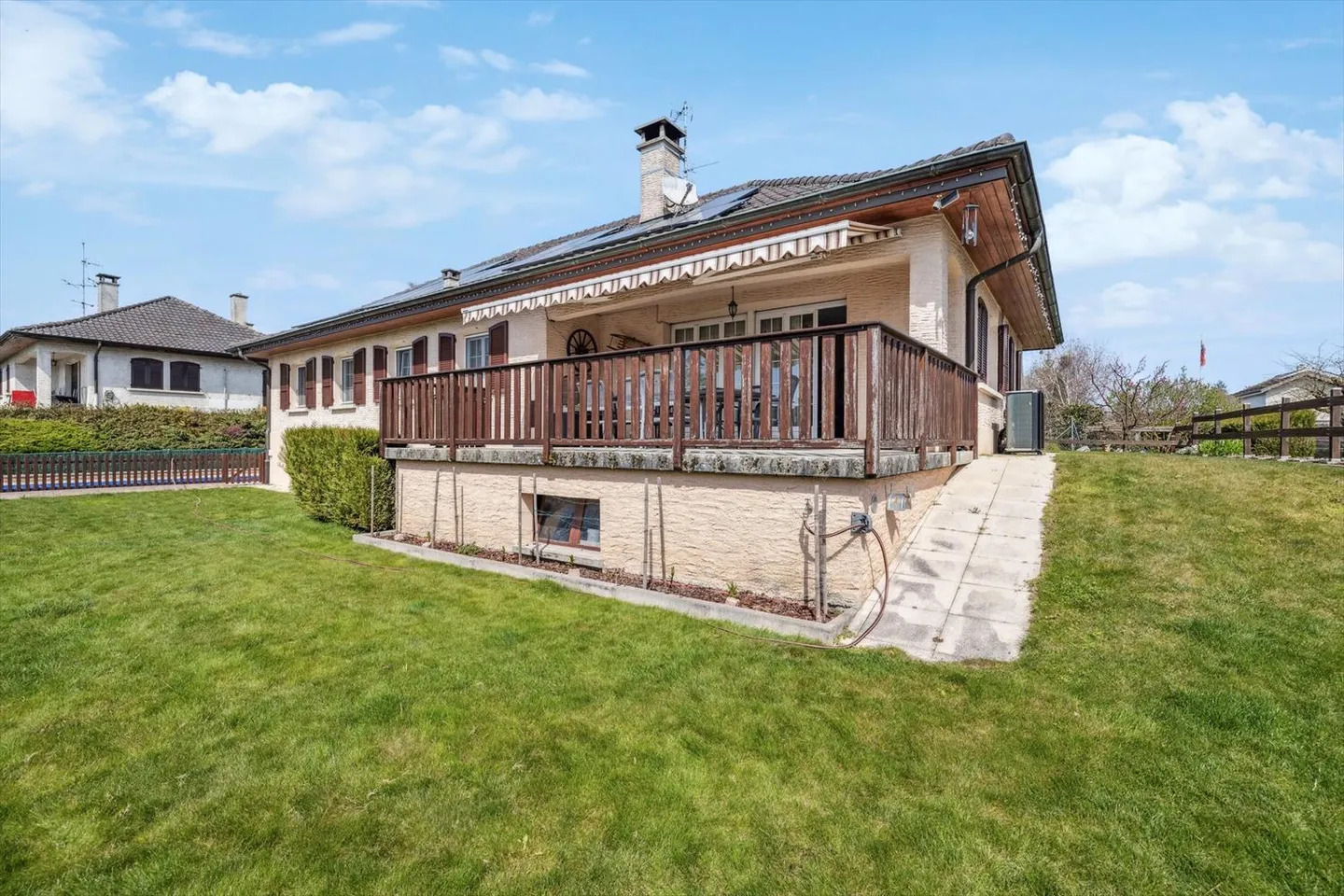 Exclusive - MAGNIFICENT VILLA WITH POOL - OCCUPIED LIFE ANNUITY WITHOUT RENT - Photo 2 of 15