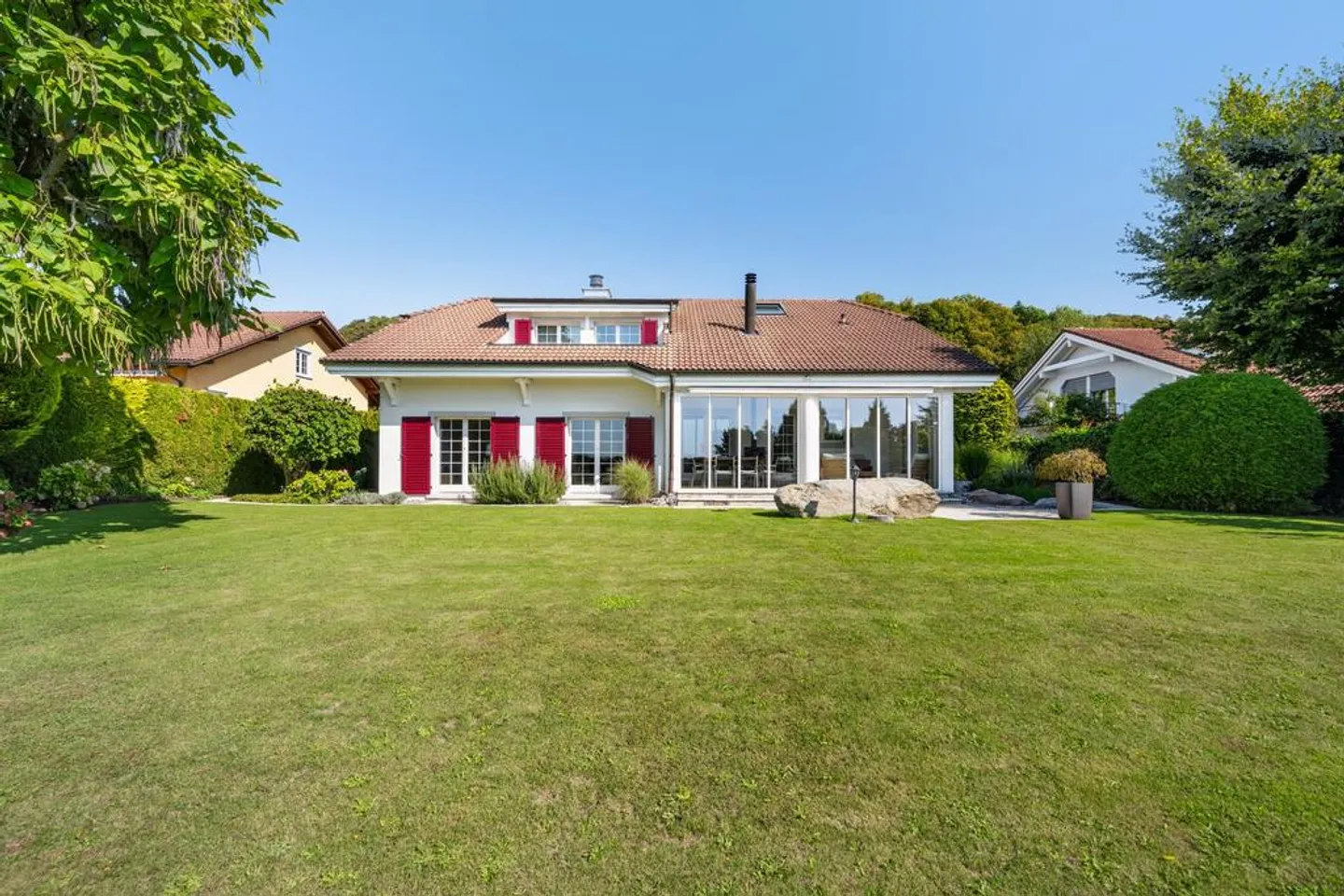 Spacious 7.5-room single-family house with a very large garden! - Photo 1 of 12
