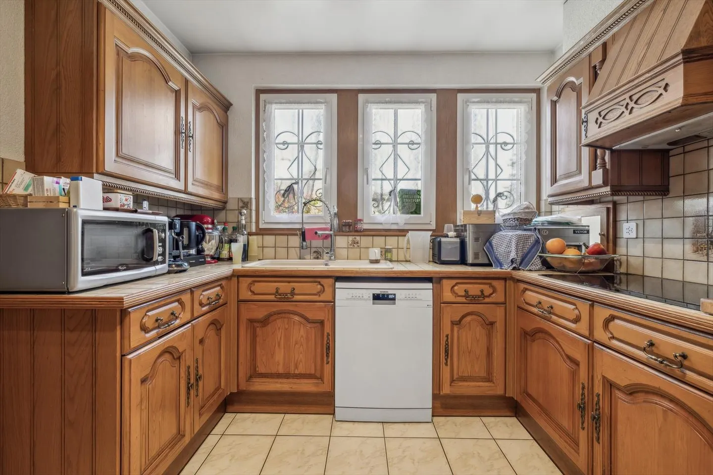 Exclusive - MAGNIFICENT VILLA WITH POOL - OCCUPIED LIFE ANNUITY WITHOUT RENT - Photo 8 of 15