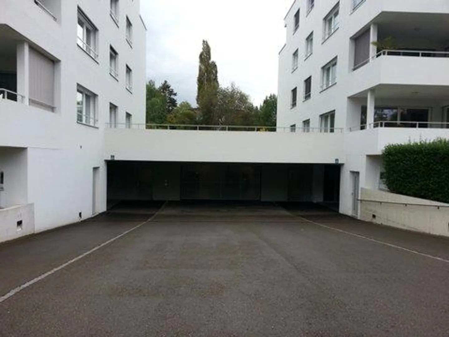 Parkplatz Tiefgarage - Foto 2 von 3
