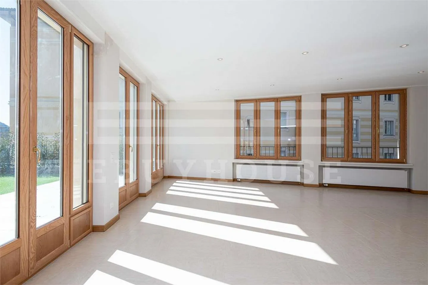 CASSARATE APARTMENT WITH GARDEN - Photo 4 of 13