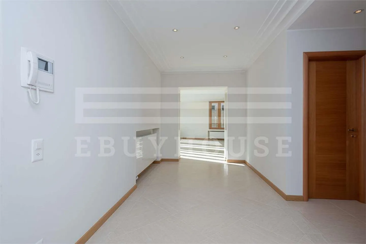 CASSARATE APARTMENT WITH GARDEN - Photo 5 of 13