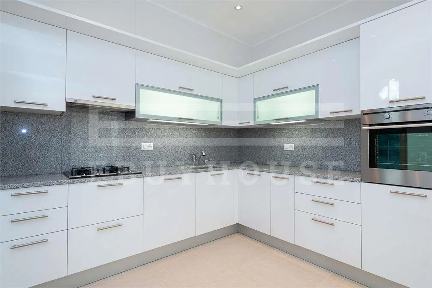 CASSARATE APARTMENT WITH GARDEN - Photo 6 of 13