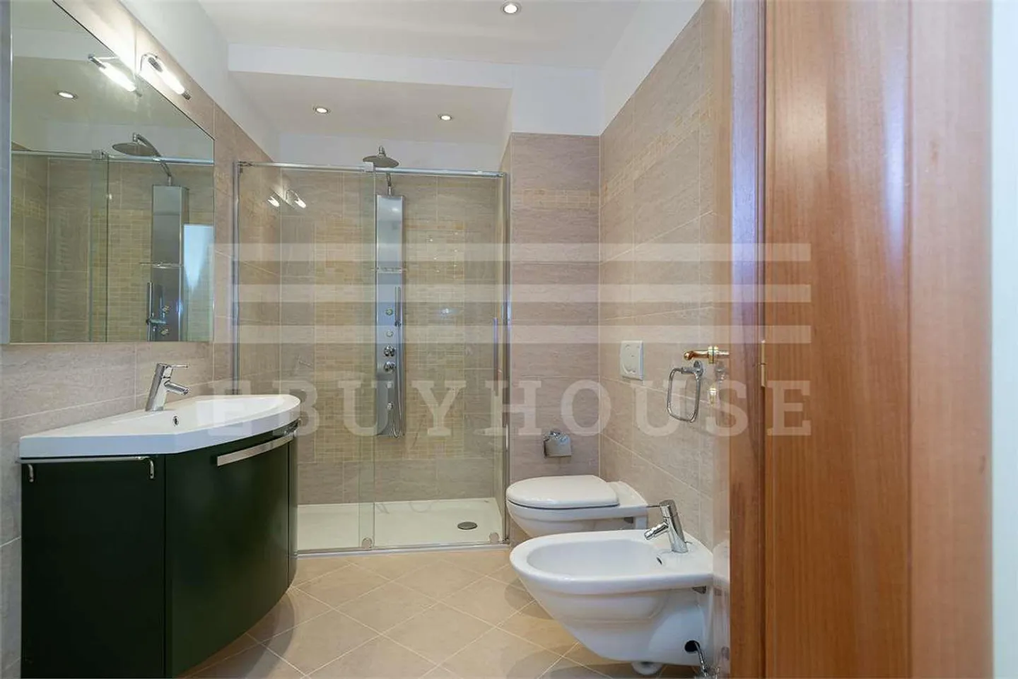 CASSARATE APARTMENT WITH GARDEN - Photo 11 of 13