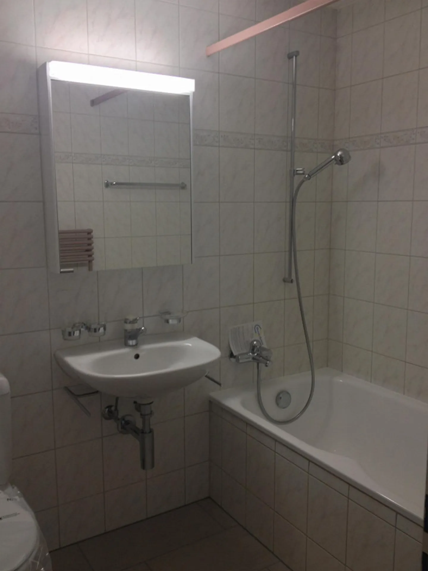 Living near the city center - Photo 4 of 9