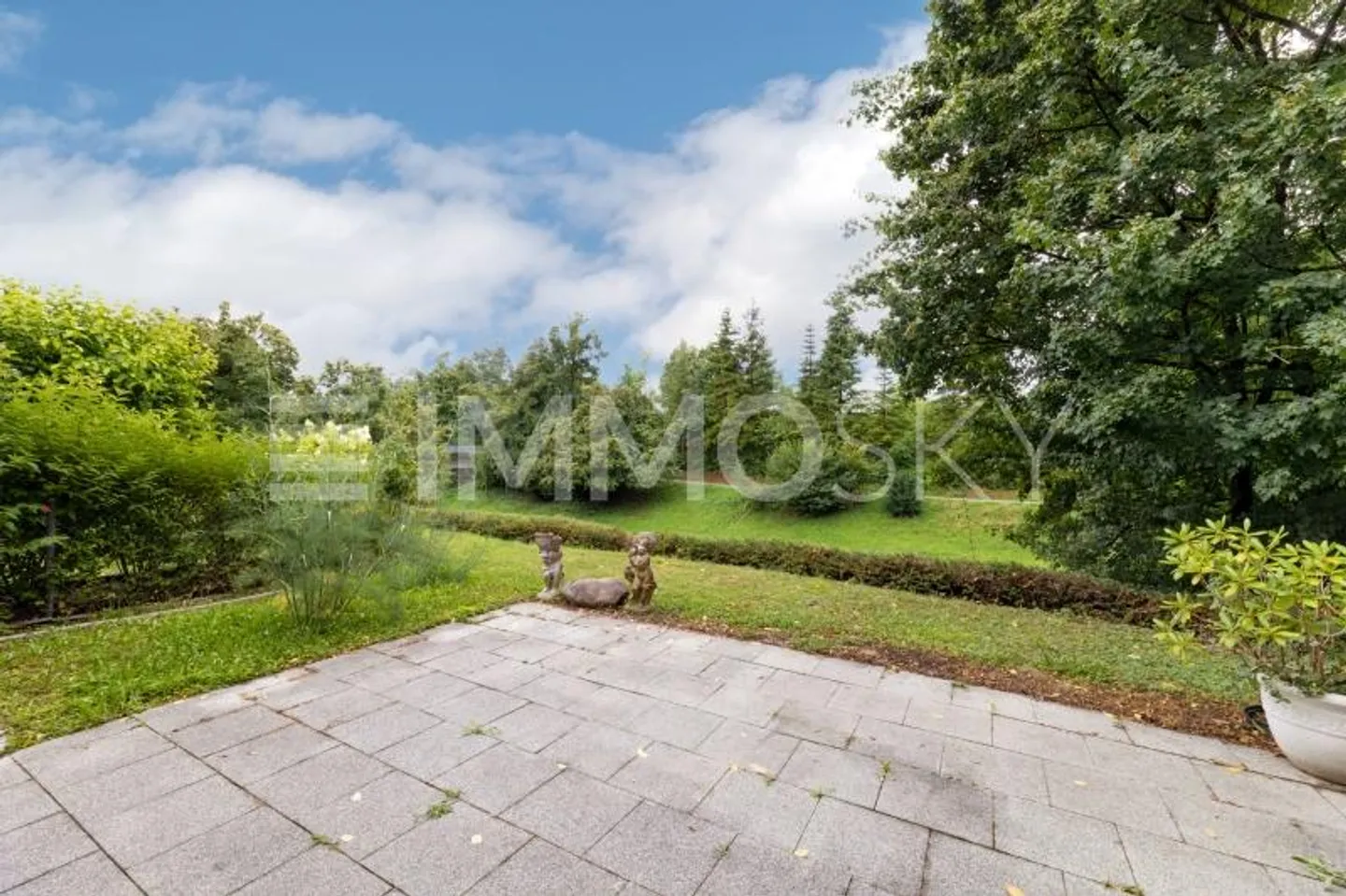 Verstecktes Gartenparadies an der Glatt  Pure Harmonie im Alltag - Foto 1 von 7