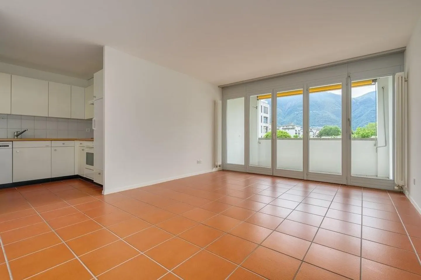 Zu vermieten: 2,5-Zimmer-Wohnung in ruhiger Lage in Locarno - Foto 4 von 9