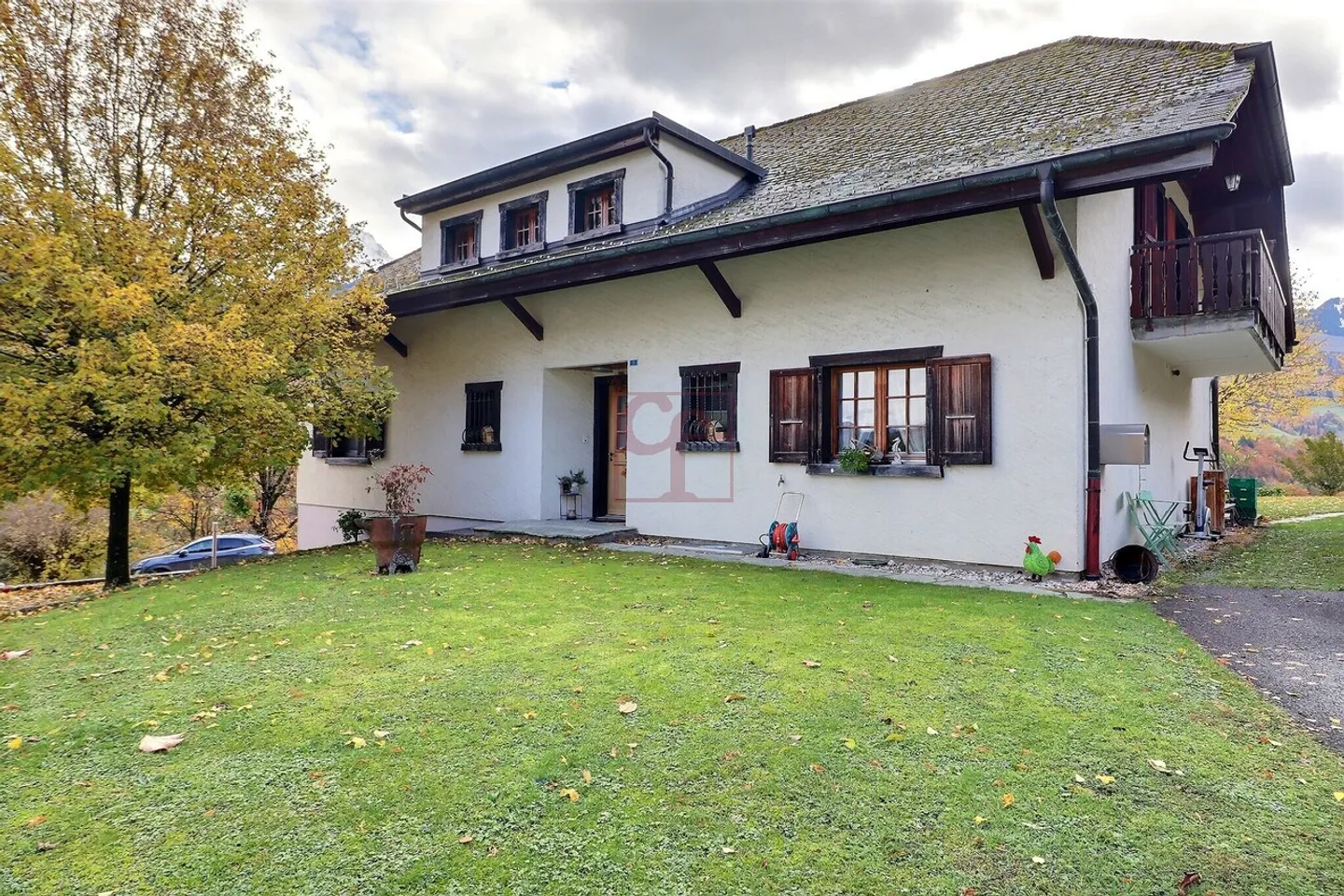 Stunning 7.5 Room Detached House - Large Garden - Photo 2 of 10