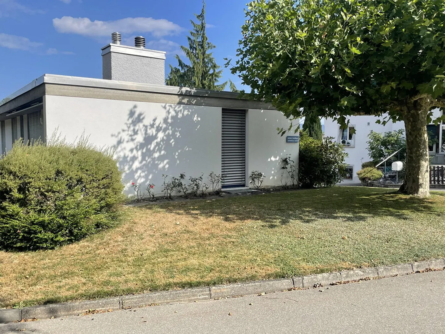 Newly renovated, spacious single-family house with office / studio - Photo 2 of 12